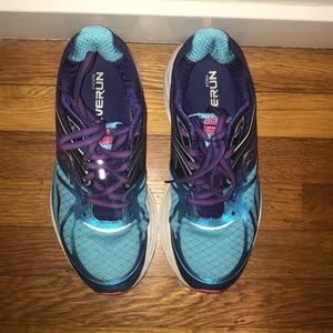 Saucony women’s ride 9 running shoe (size 8.5)